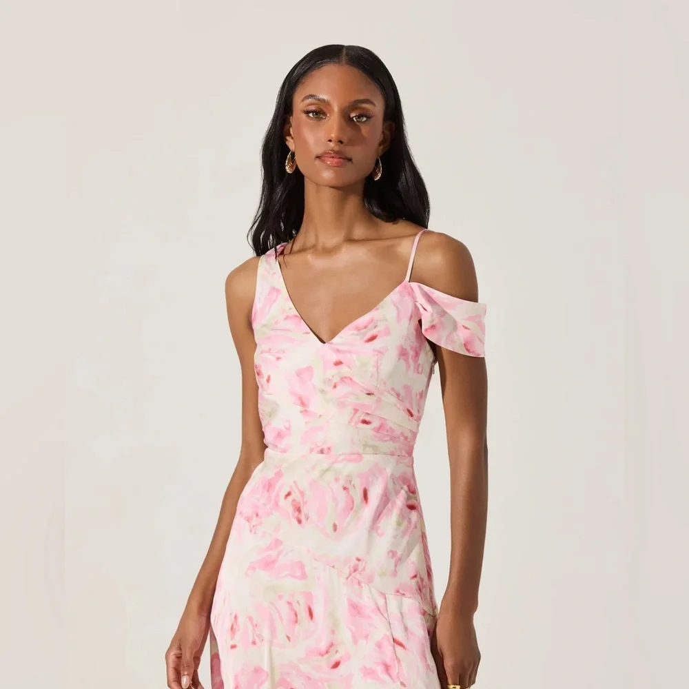 ASTR Women’s XL Pink Watercolor Asymmetric Shoulder Strap Midi Dress NEW - Picture 3 of 13